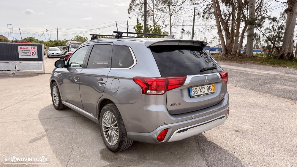 Mitsubishi Outlander - 7