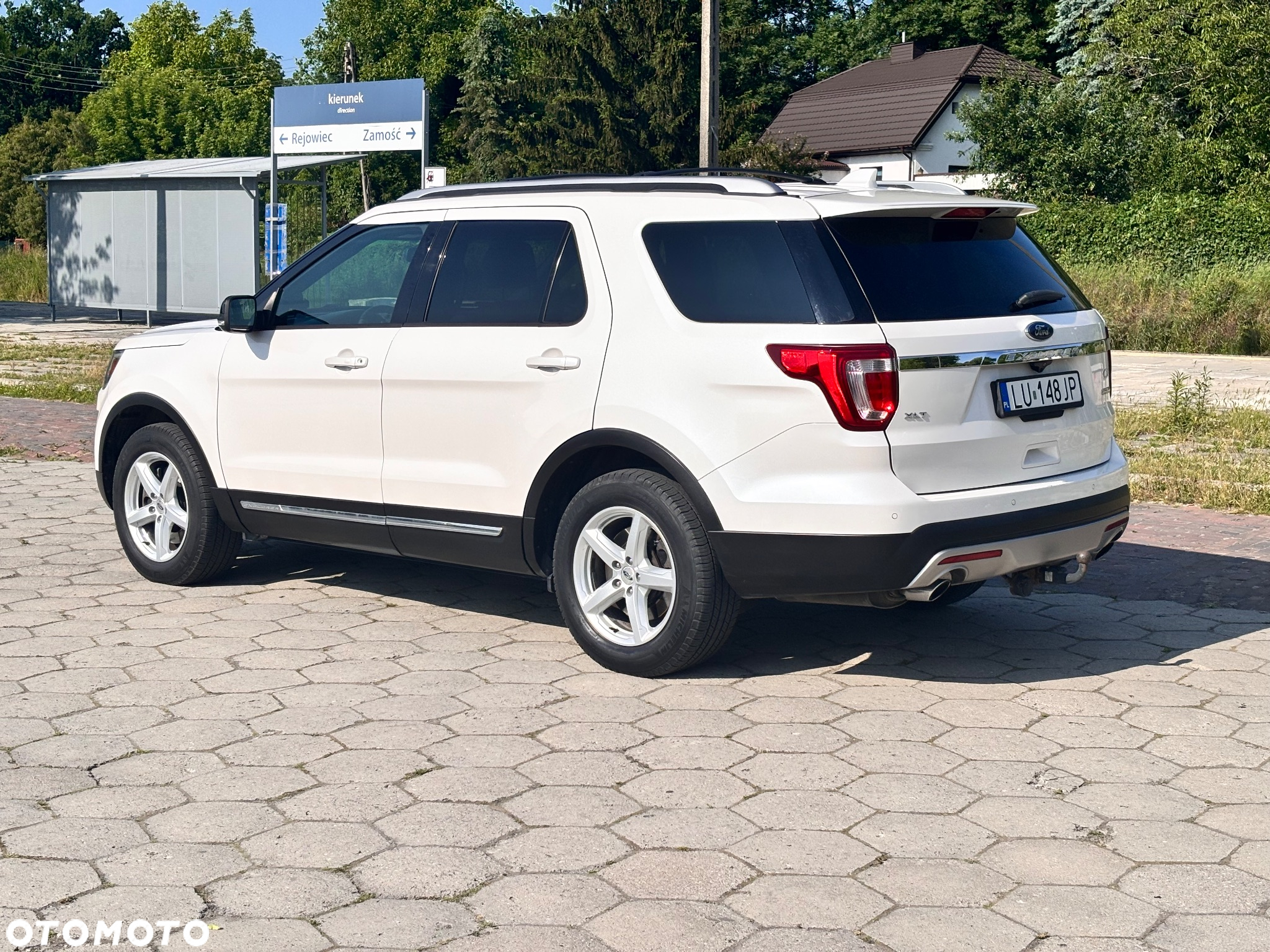 Ford Explorer - 4
