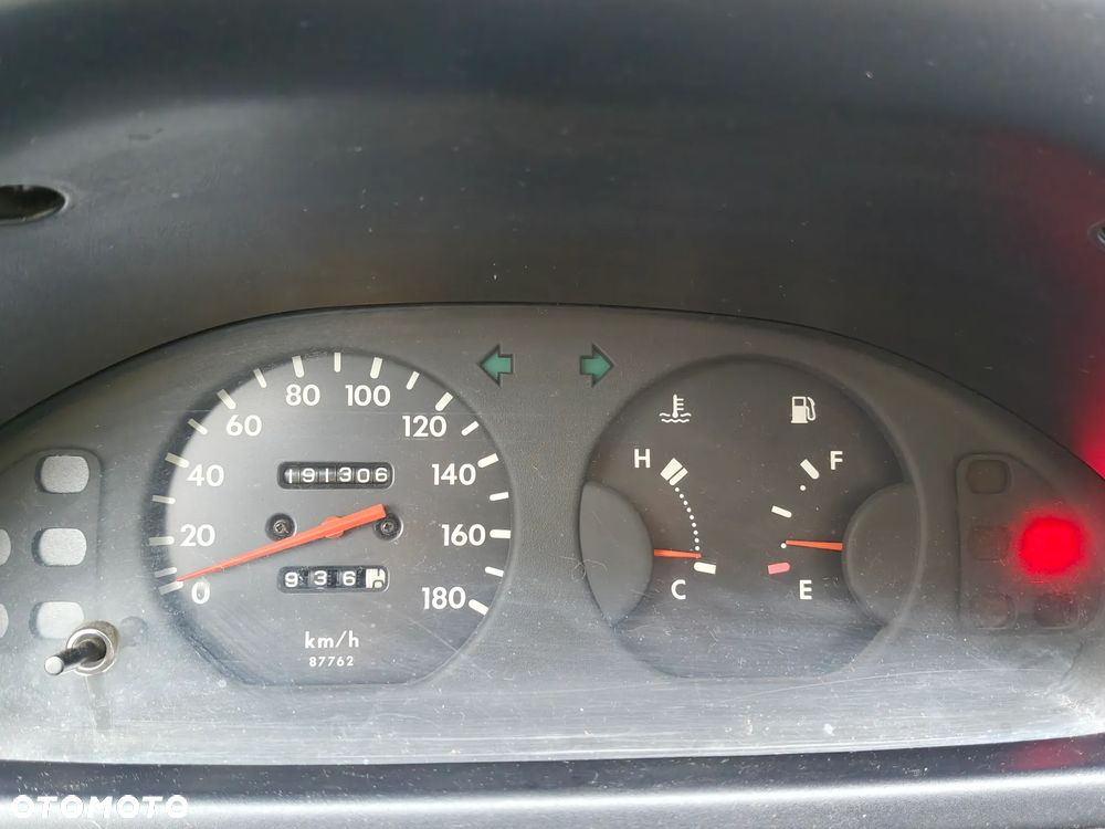 Daihatsu Charade - 18