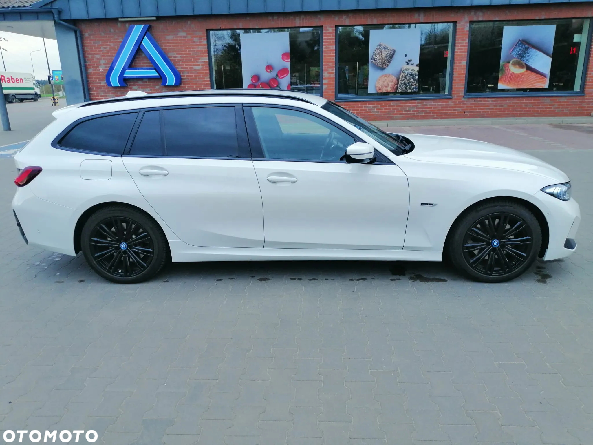 BMW Seria 3 330e M Sport sport - 4