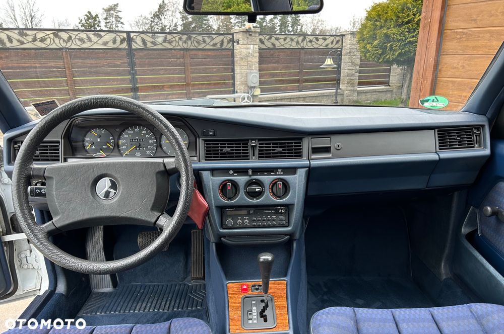 Mercedes-Benz W201 (190) - 19