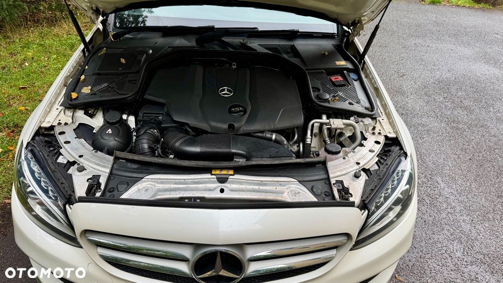 Mercedes-Benz Klasa C 250 (BlueTEC) d 4Matic T 7G-TRONIC AMG Line - 24