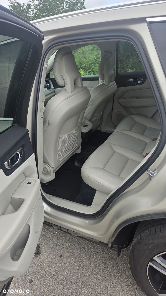 Volvo XC 60 D4 Momentum Pro - 9