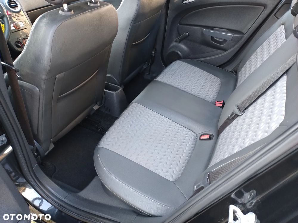 Opel Corsa 1.4 16V Cosmo - 16