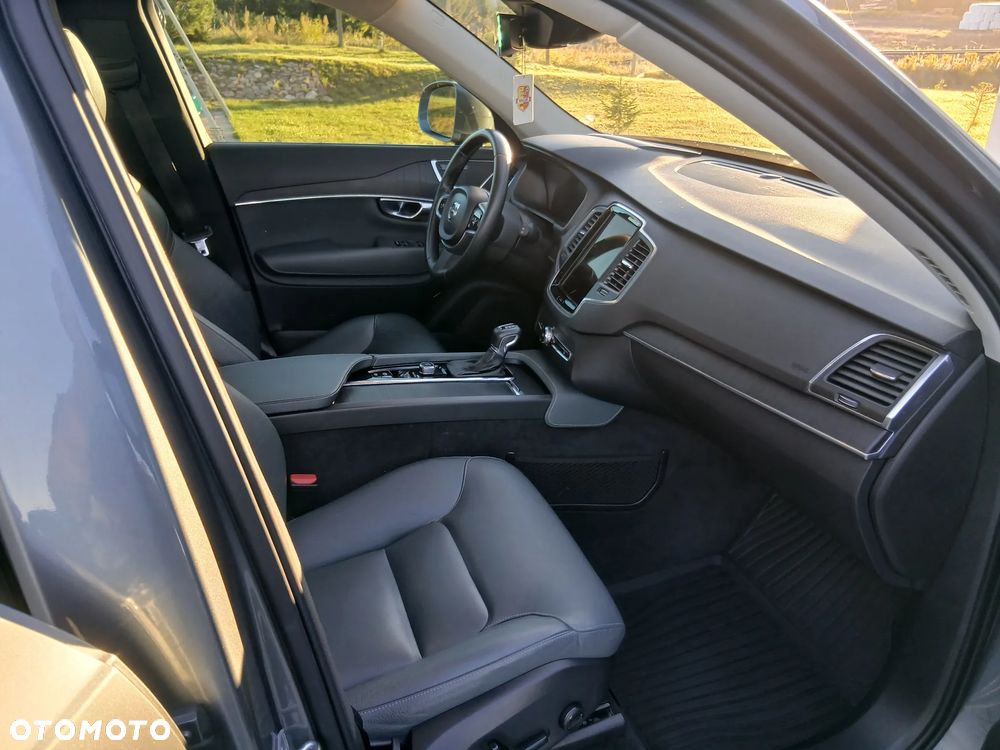 Volvo XC 90 - 20