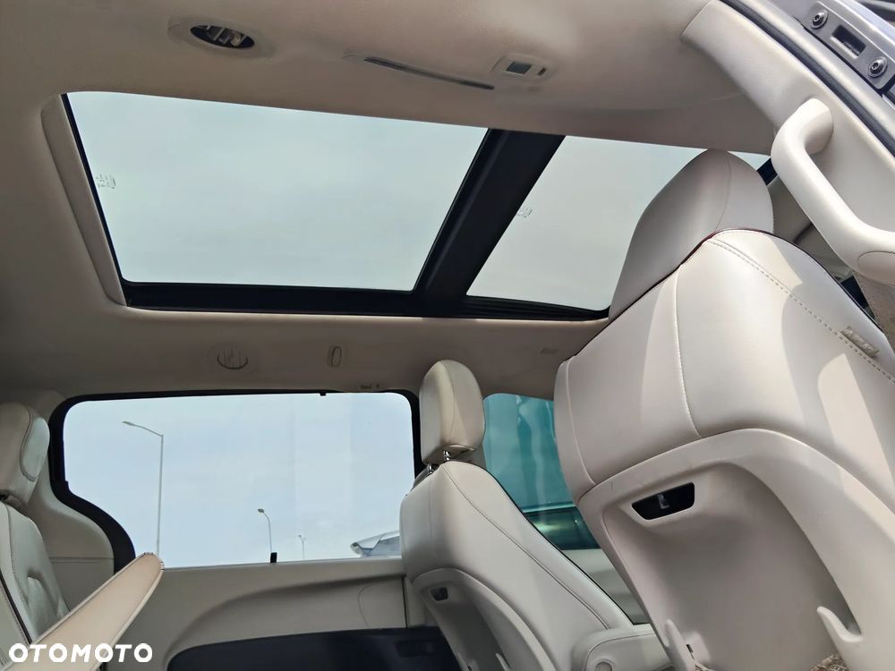 Chrysler Pacifica - 10