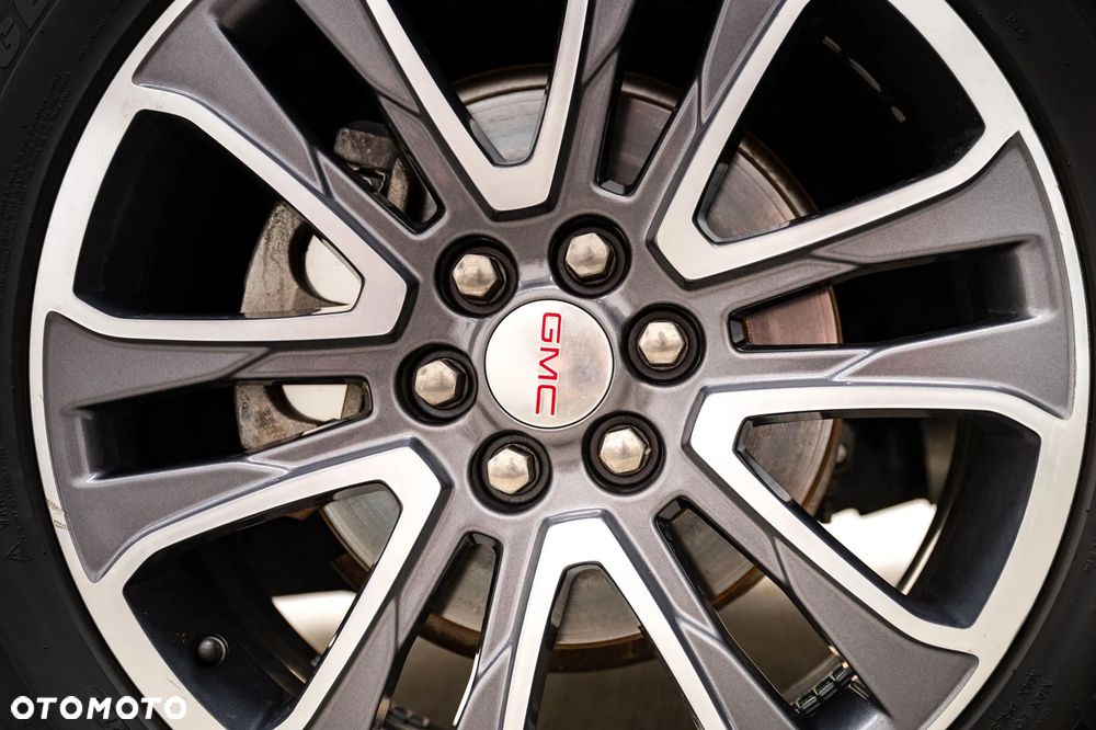 GMC Acadia - 15