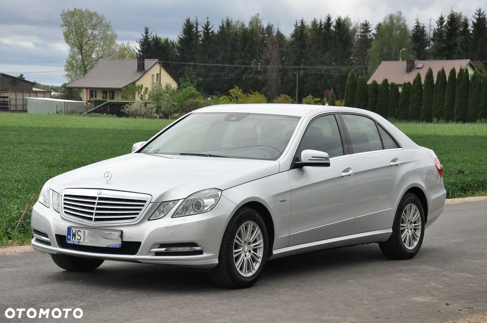 Mercedes-Benz Klasa E 250 CGI BlueEFFICIENCY 7G-TRONIC Elegance - 3