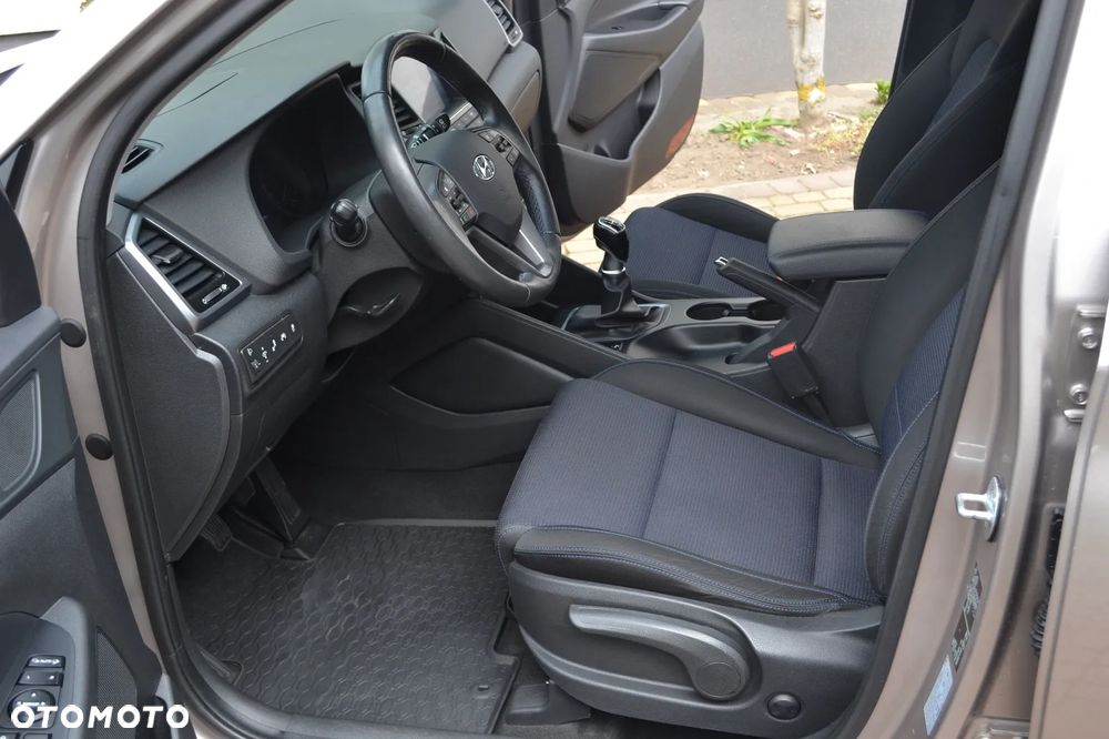 Hyundai Tucson blue 1.7 CRDi 2WD Advantage - 24