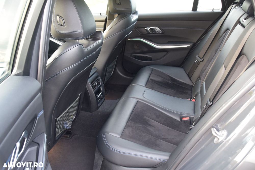 BMW Seria 3 330i AT - 8