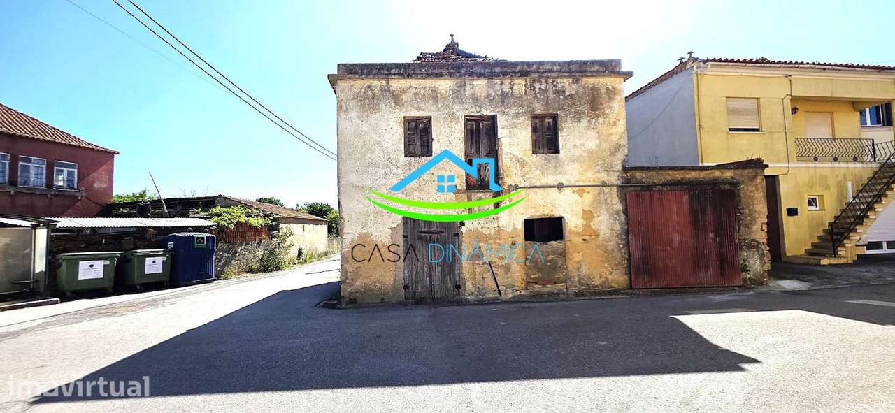 Moradia com garagem e quintal para recuperar - Grande imagem: 5/20