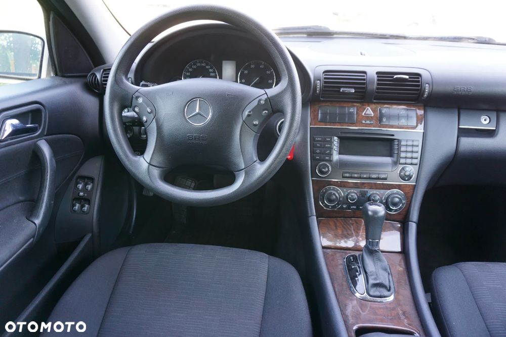 Mercedes-Benz Klasa C 180 Kompressor Classic - 13