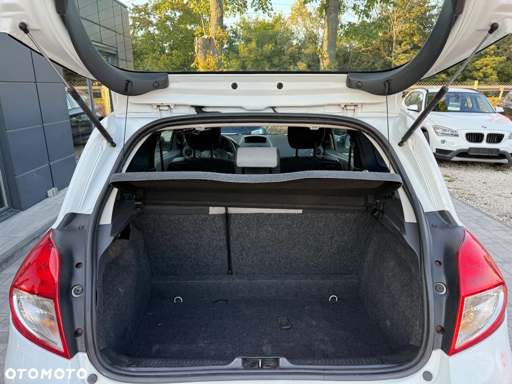 Renault Clio 1.2 16V 75 Authentique - 13