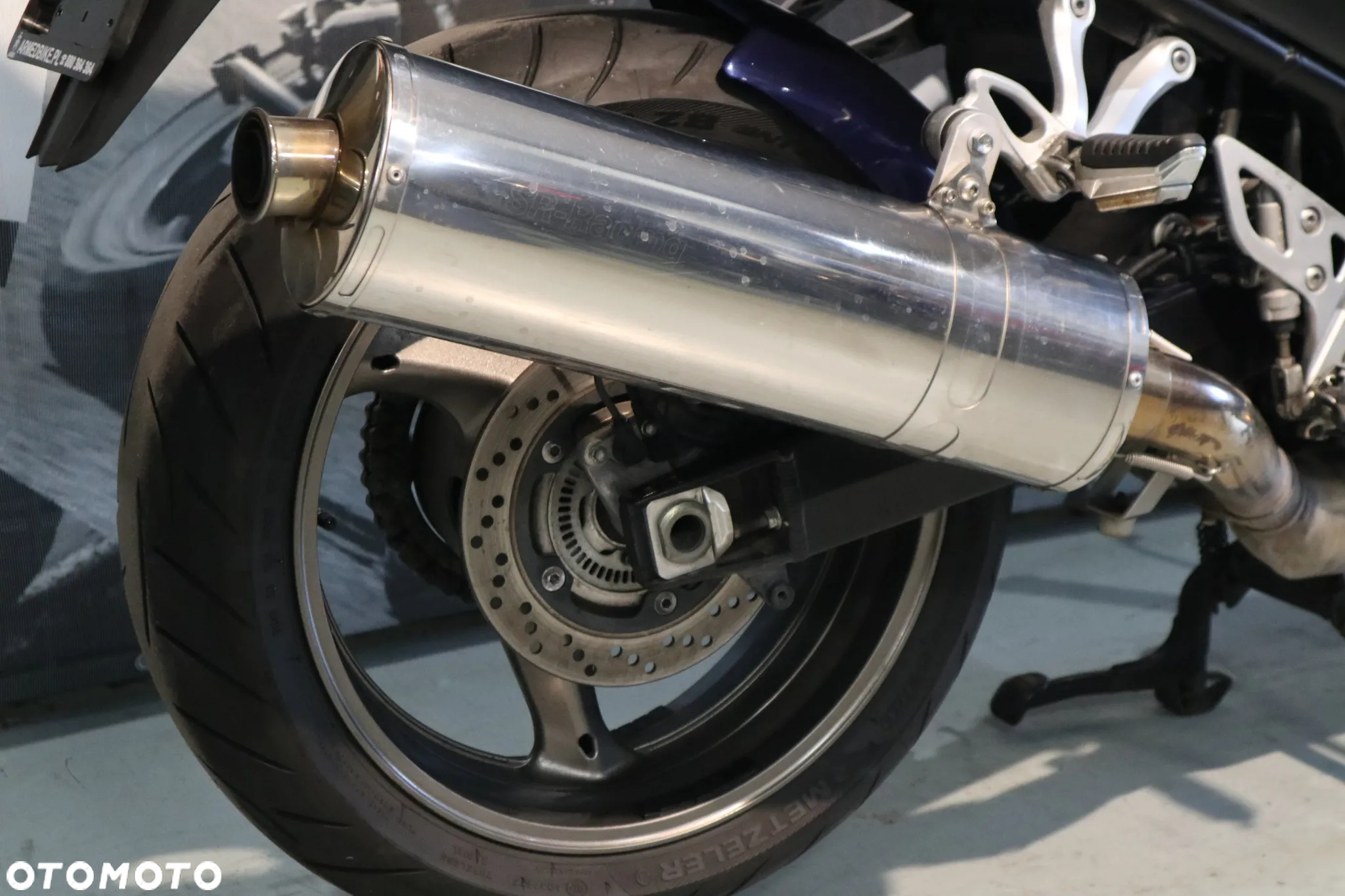 Suzuki GSX - 16