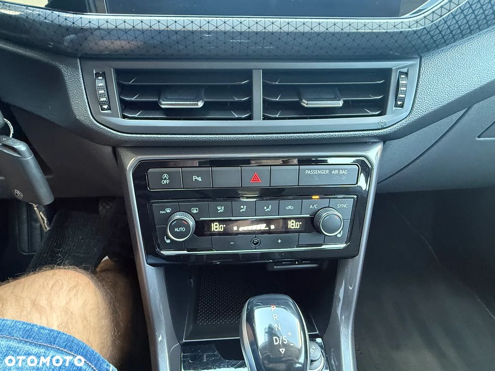 Volkswagen T-Cross 1.0 TSI Life DSG - 28