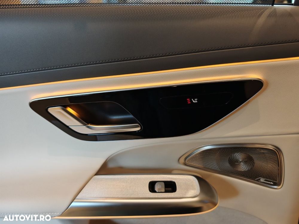 Mercedes-Benz E 300 4MATIC Aut. - 25