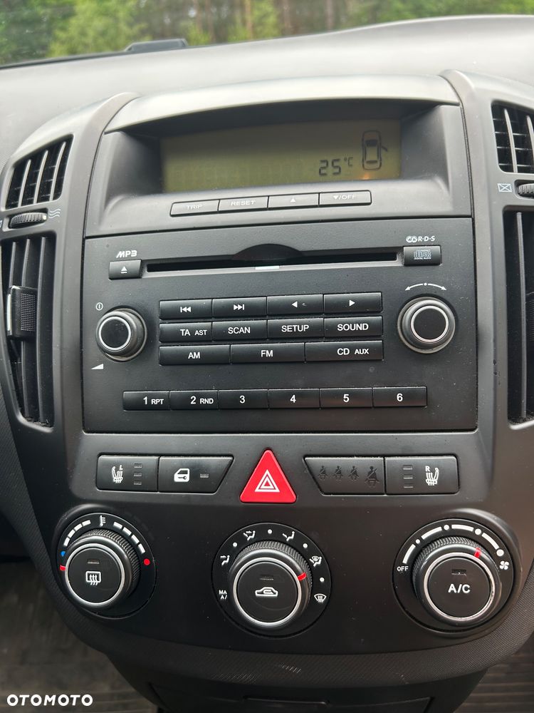 Kia Ceed 1.6 Crdi Comfort + - 7
