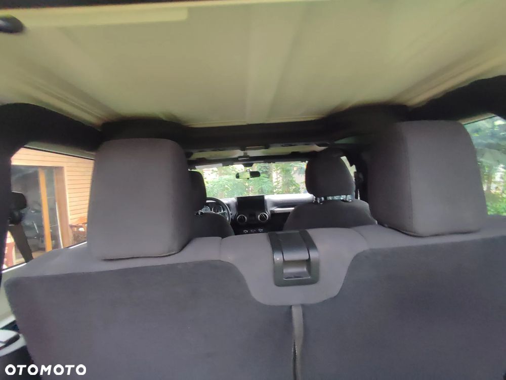 Jeep Wrangler - 6