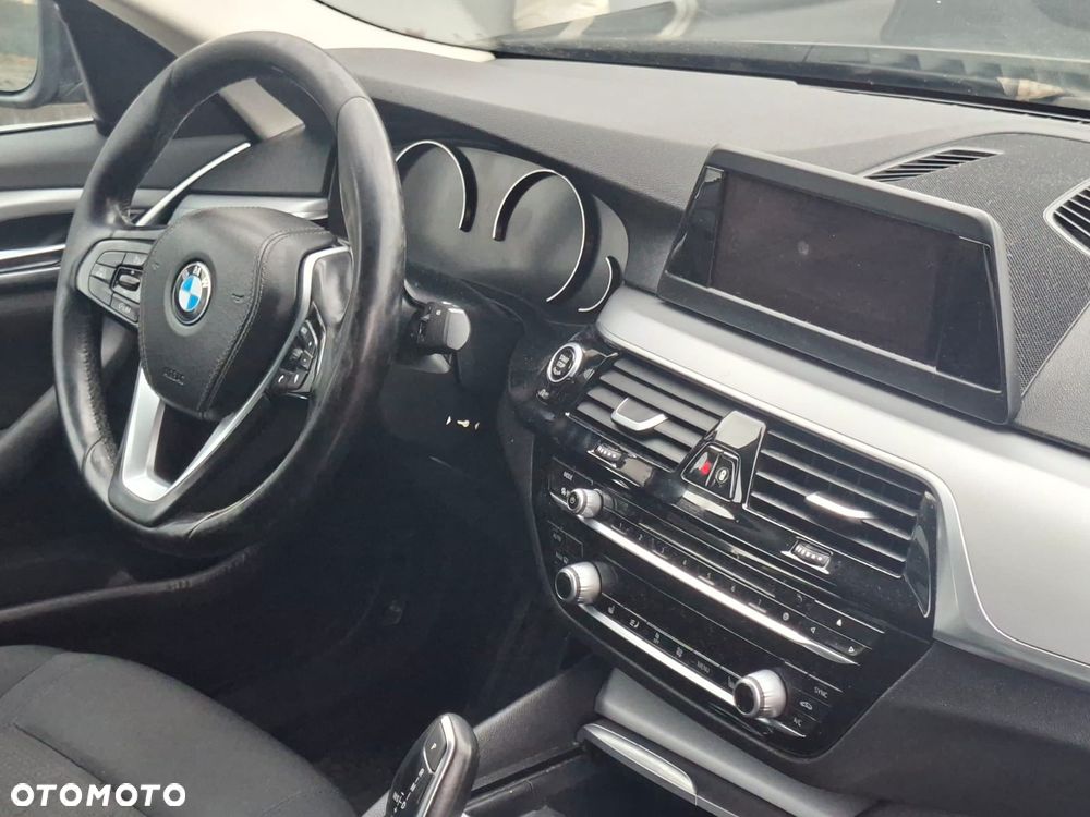 BMW Seria 5 520d Efficient Dynamics Edition - 13