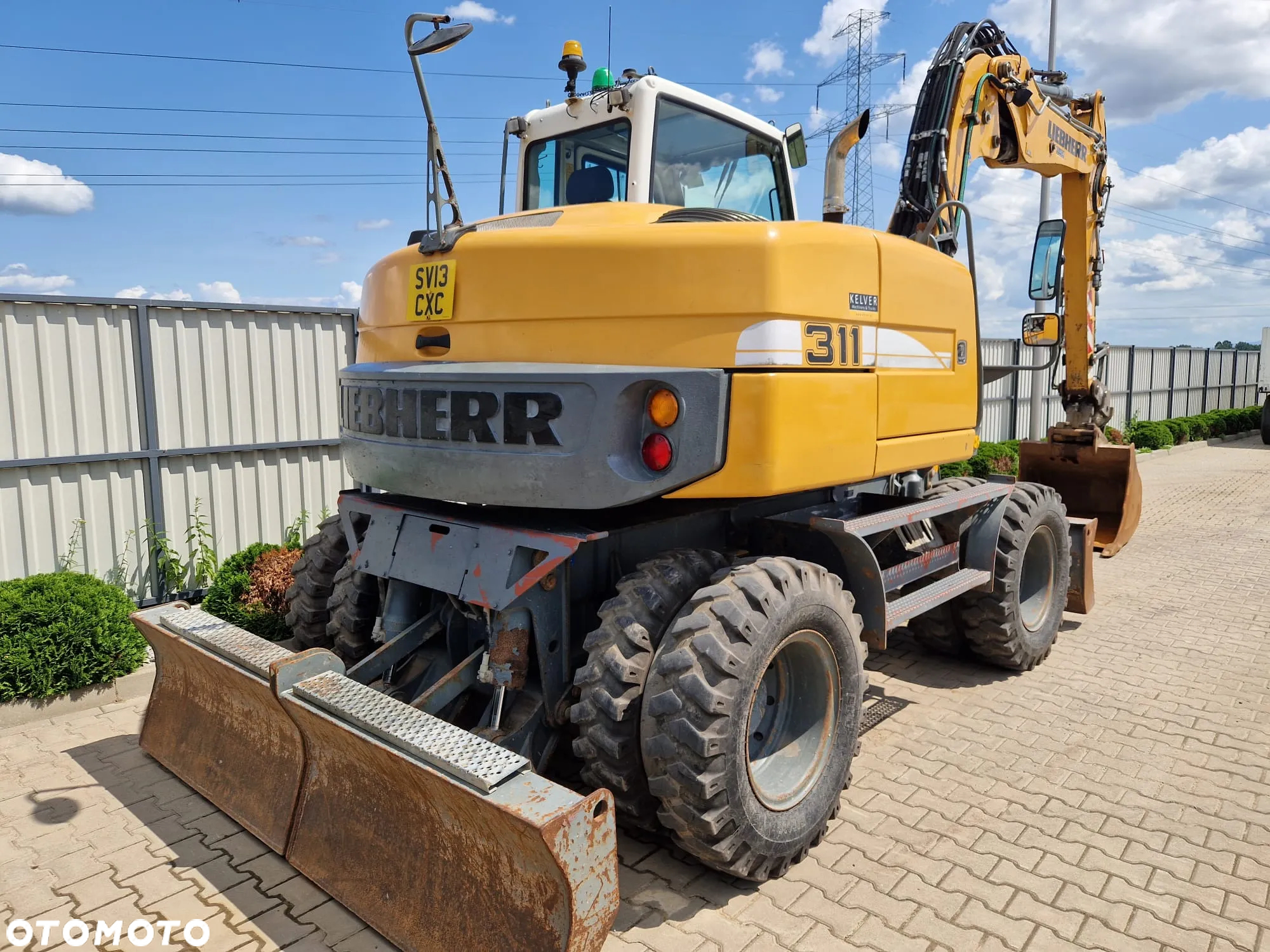 Liebherr A311 Litronic * 2013r. * 10 599 mth * Powertilt * 4x skrętne koła * - 3