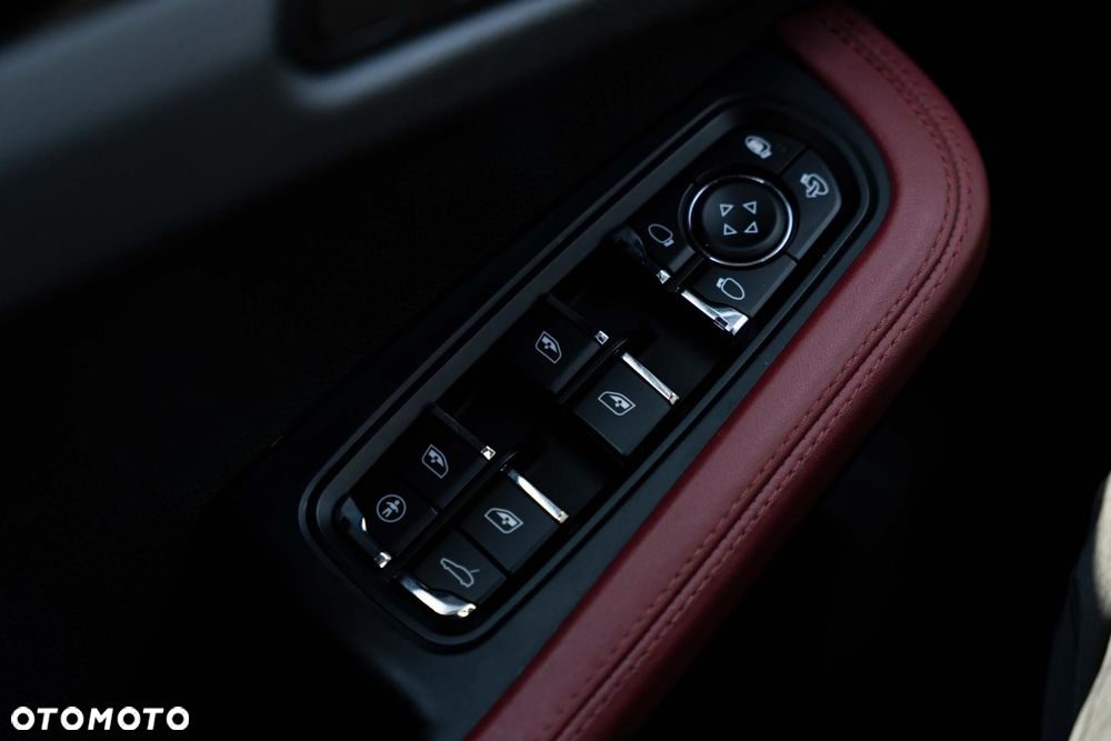 Porsche Macan Standard - 35