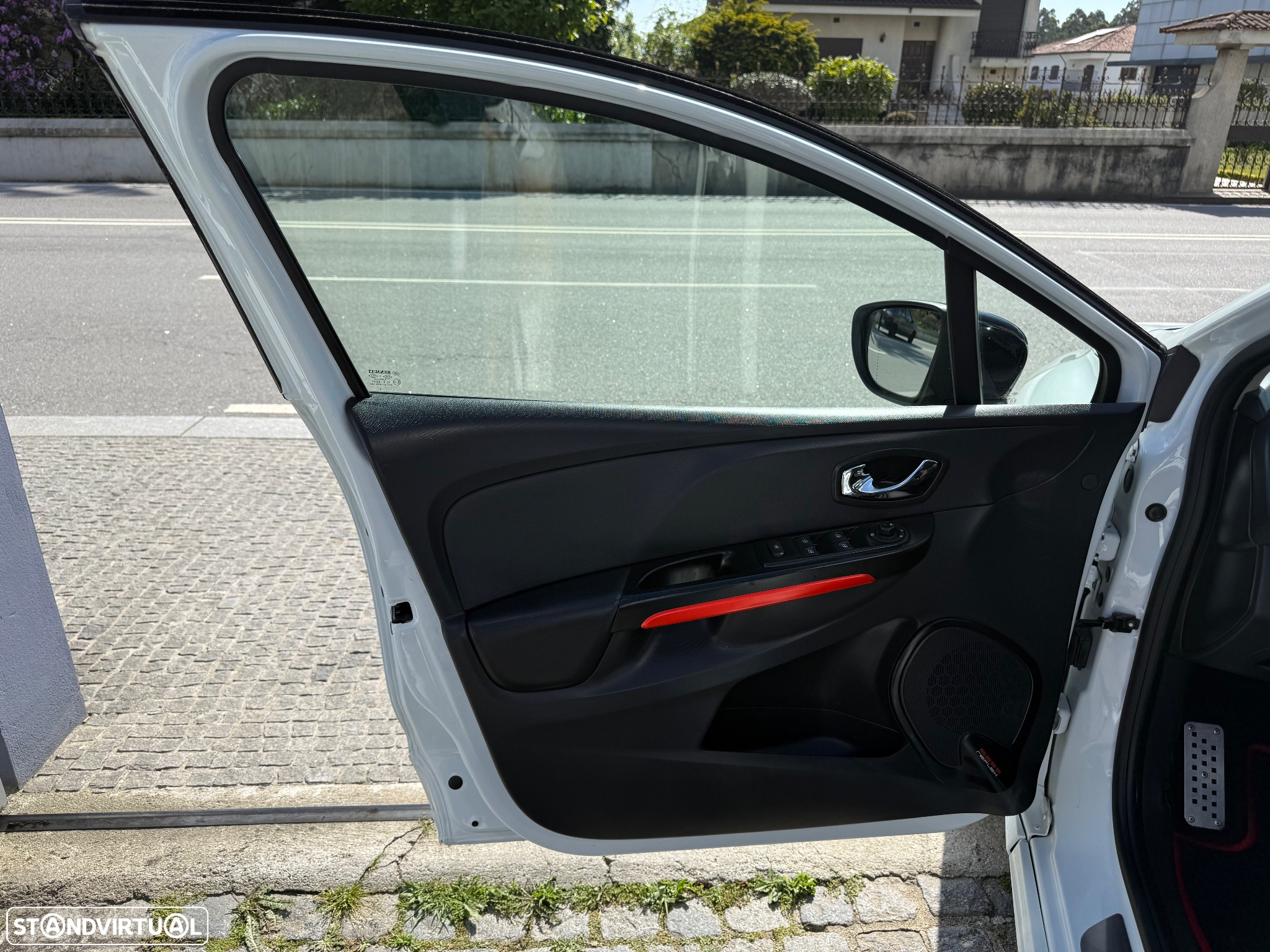 Renault Clio TCe 200 EDC Sport R.S. - 16