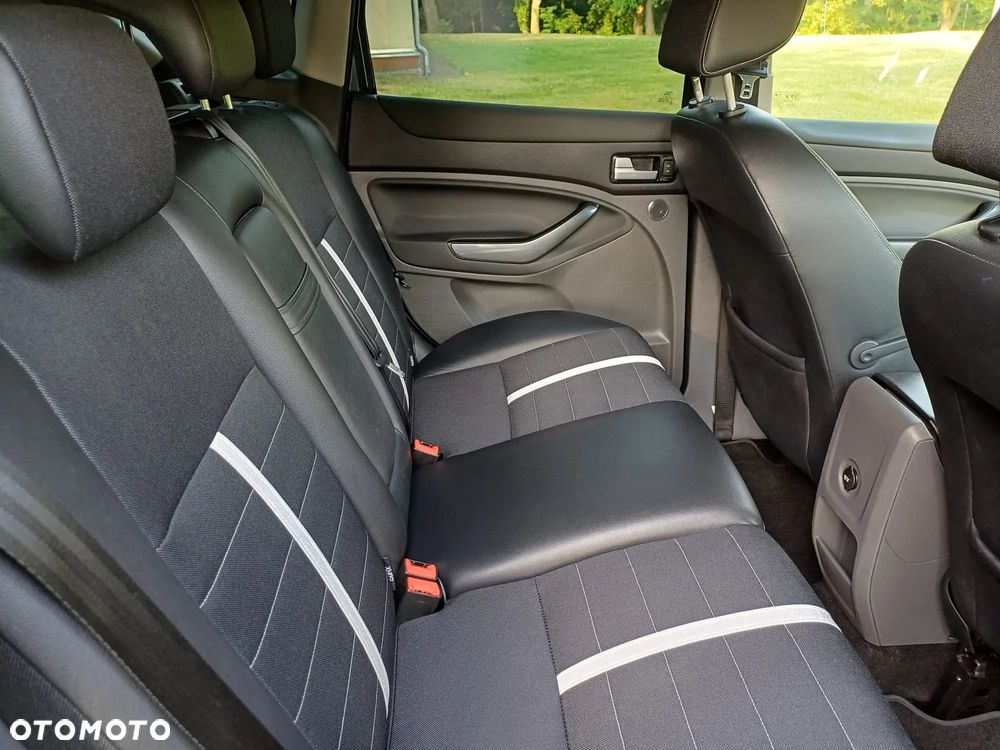 Ford Kuga 2.0 TDCi 4x4 Titanium - 21