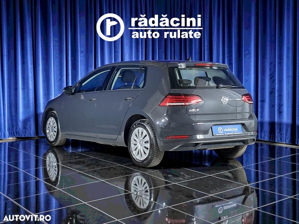 Volkswagen Golf - 8