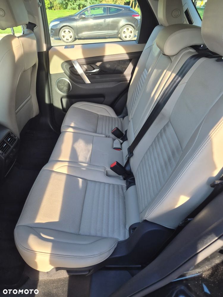 Land Rover Discovery Sport 2.0 D200 mHEV Dynamic S - 9
