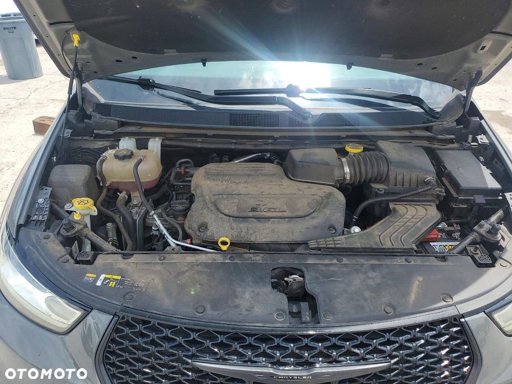 Chrysler Pacifica - 11