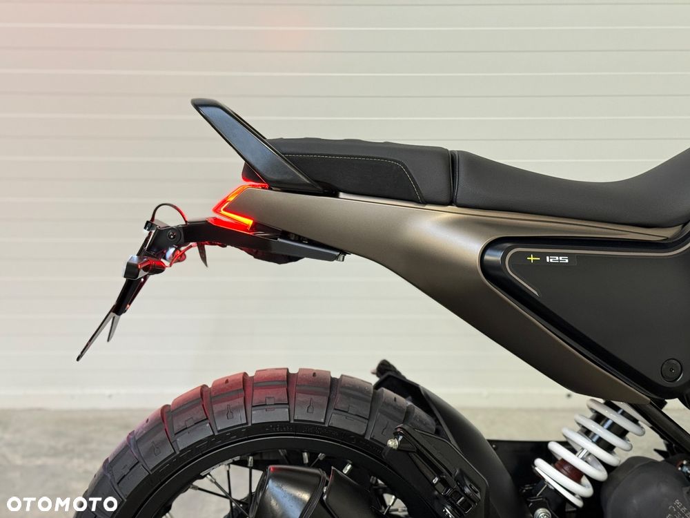 Husqvarna Svartpilen - 19
