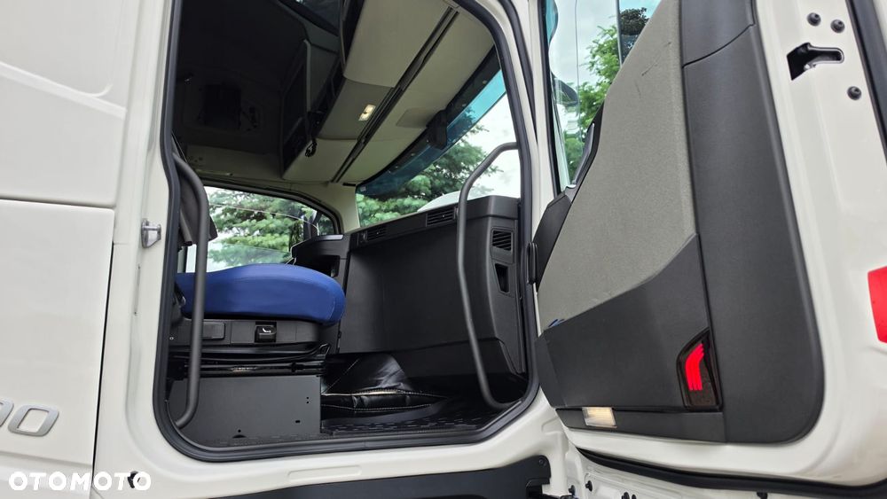 Volvo VOLVO///FH///500///2023/// GLOBETROTTER///XXL///1 TURBINA/// NOWE OPONY///KLIMATYZACJA POSTOJOWA///ZABUDOWY MIĘDZYOSIOWE///KAMERA/// VIRTUAL COCPIT///TABLET///STAN  BARDZO DOBRY - 27