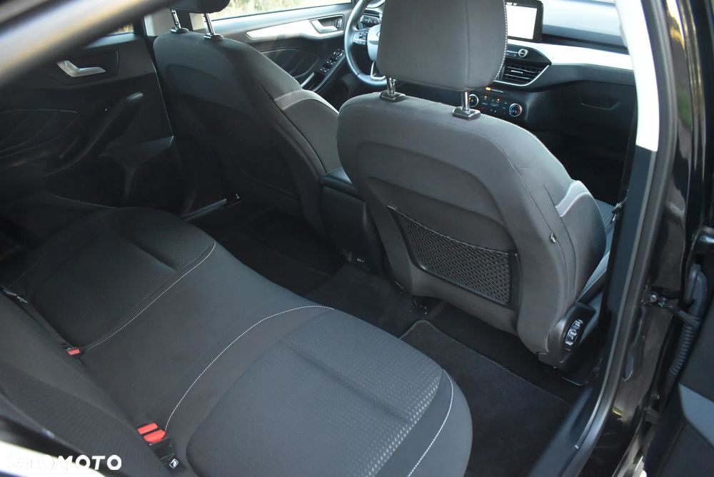 Ford Focus 1.0 EcoBoost Titanium X - 30