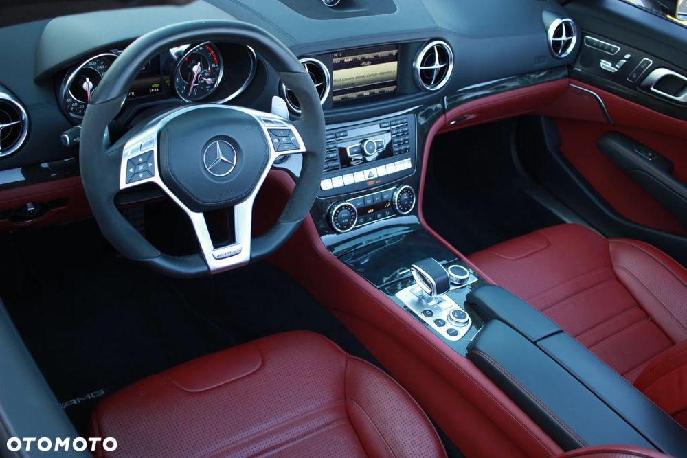 Mercedes-Benz SL 63 AMG - 12