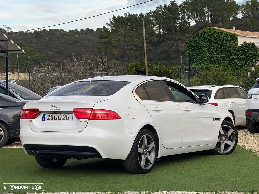 Jaguar XE 2.0 D Prestige Aut. - 3