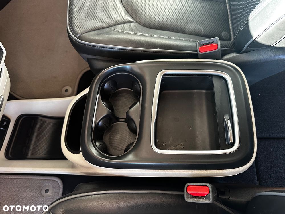 Chrysler Pacifica - 19