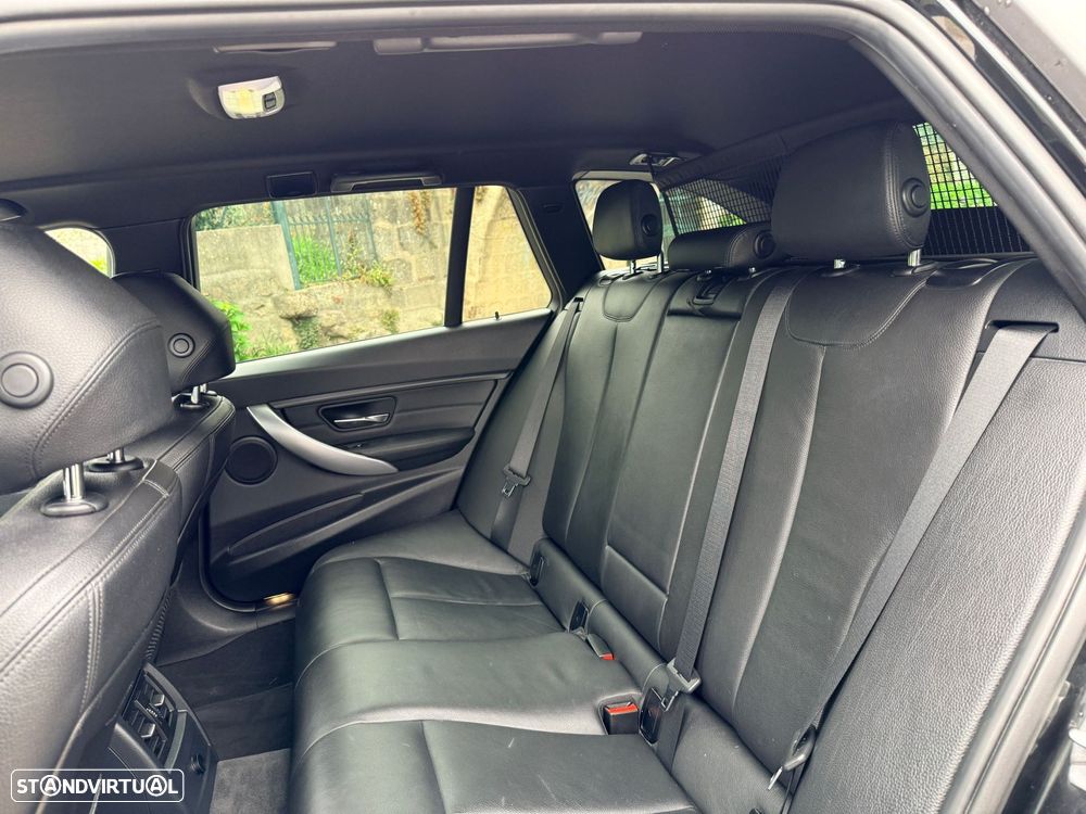 BMW 320 d Auto Pack M - 32