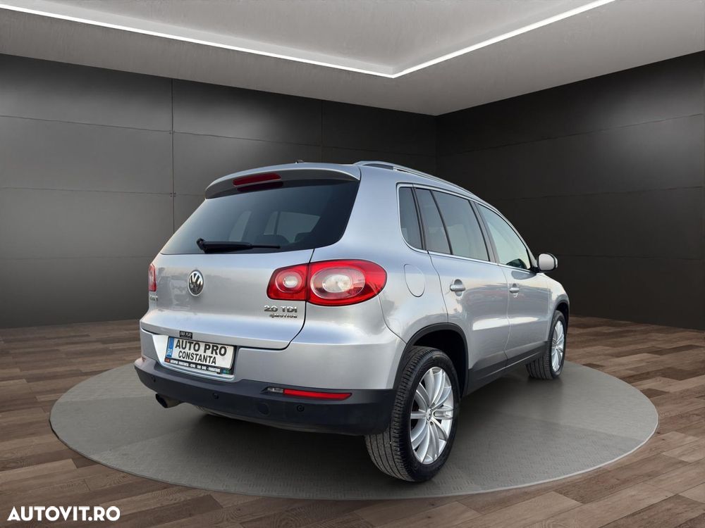 Volkswagen Tiguan - 4