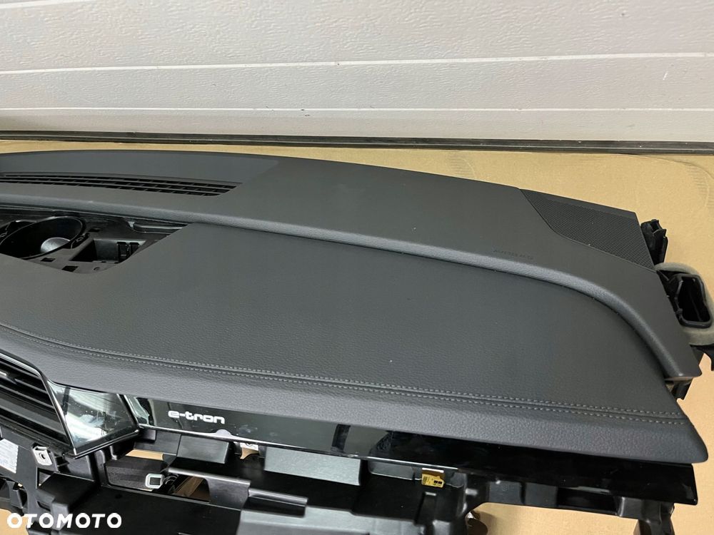 konsola audi e-tron skÓra audi etron deska airbag pasy kokpit audi q8 etron - 4