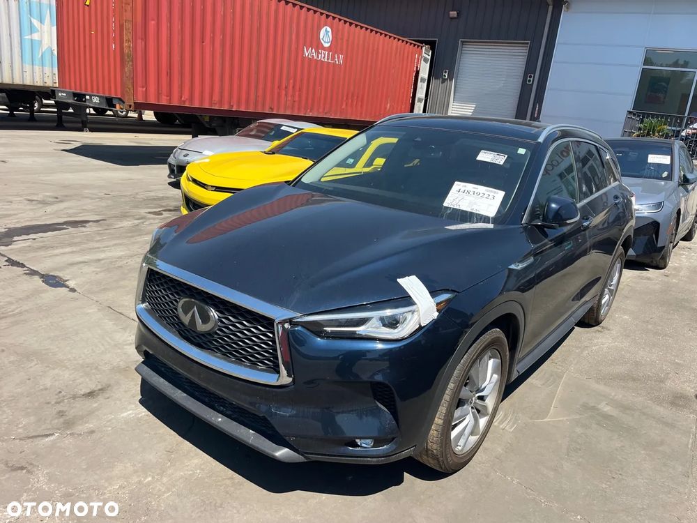 Infiniti Q50 - 2