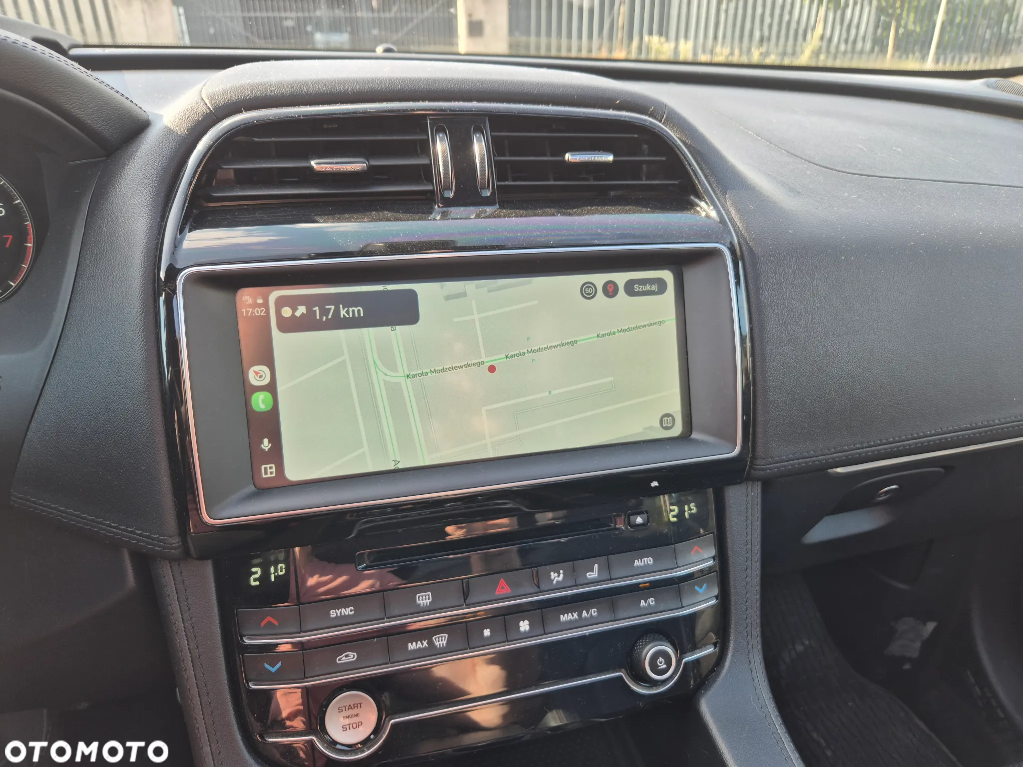 Jaguar F-Pace 25t AWD Prestige - 11