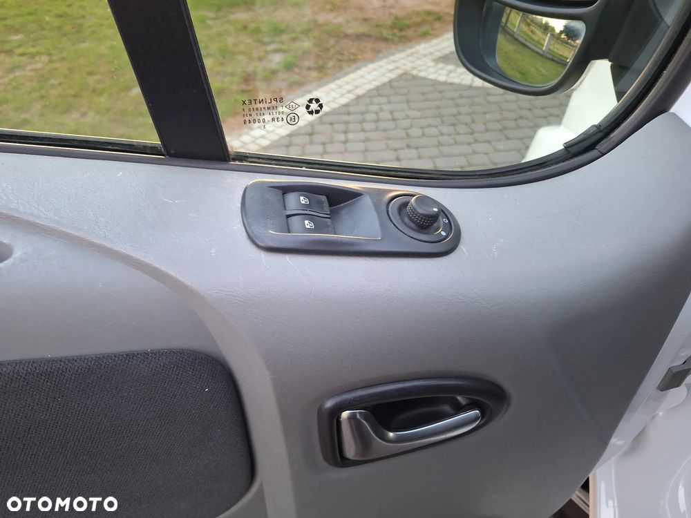 Renault Trafic FAP Passenger Black Edition - 21
