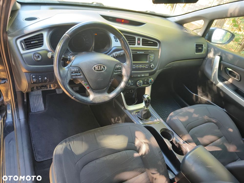Kia Ceed - 13