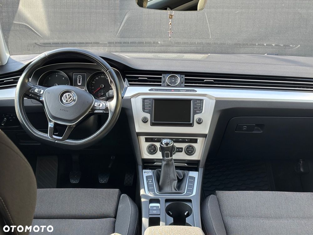Volkswagen Passat - 14