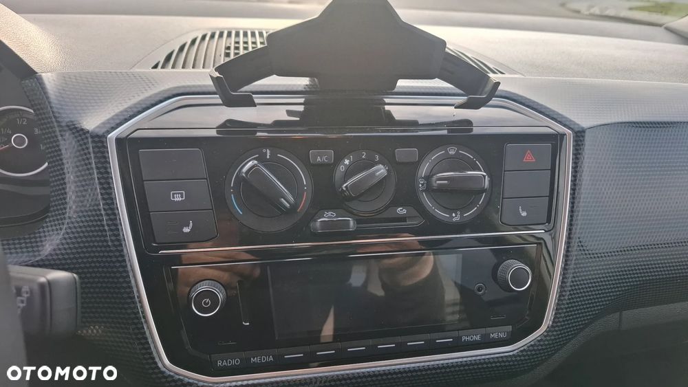 Volkswagen up! 1.0 high - 10