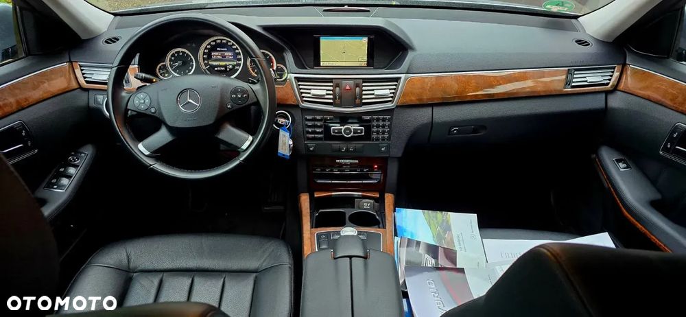 Mercedes-Benz Klasa E 300 BlueTec Hybrid Elegance - 24