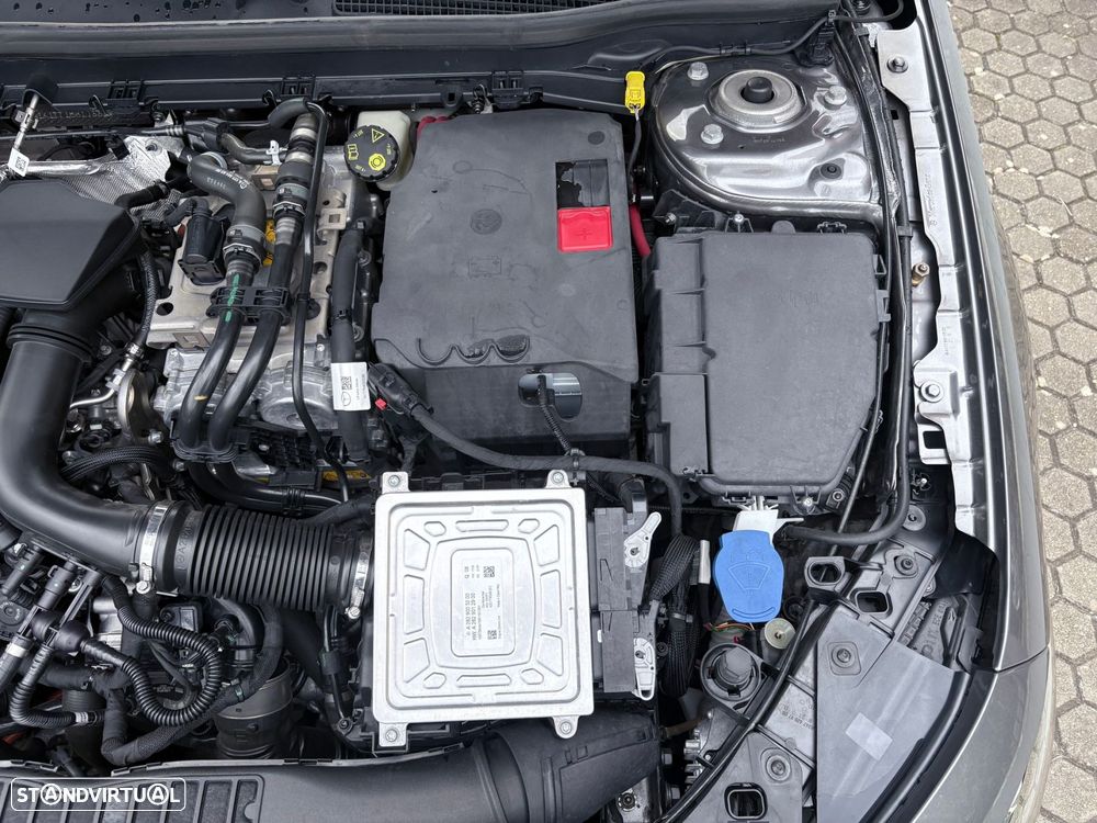 Mercedes-Benz A 250 Limousine e AMG Line - 18