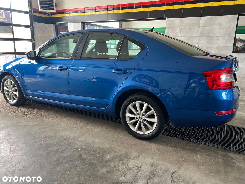 Skoda Octavia 2.0 TDI Ambition DSG - 8