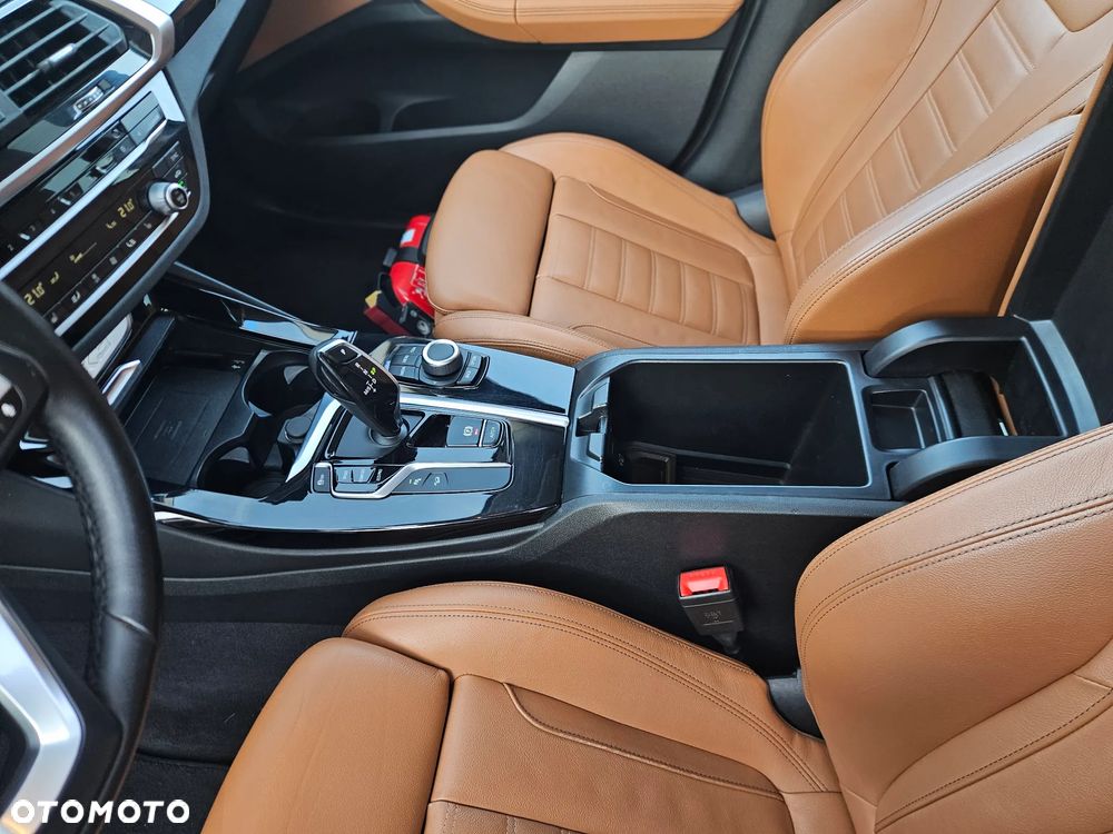 BMW X3 xDrive20d Luxury Line - 26