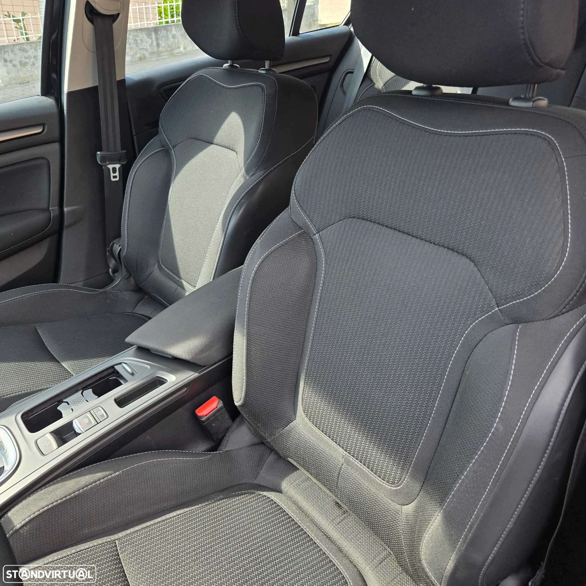 Renault Mégane Sport Tourer 1.6 E-Tech Plug-In Zen - 24